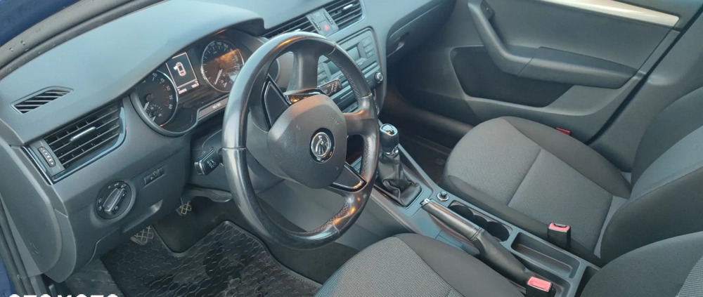 Skoda Octavia cena 26900 przebieg: 294000, rok produkcji 2013 z Koszalin małe 379